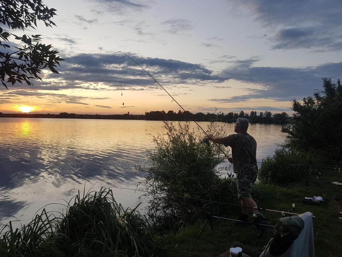 Ubytovani U Spacku Palava Novosedly  Buitenkant foto