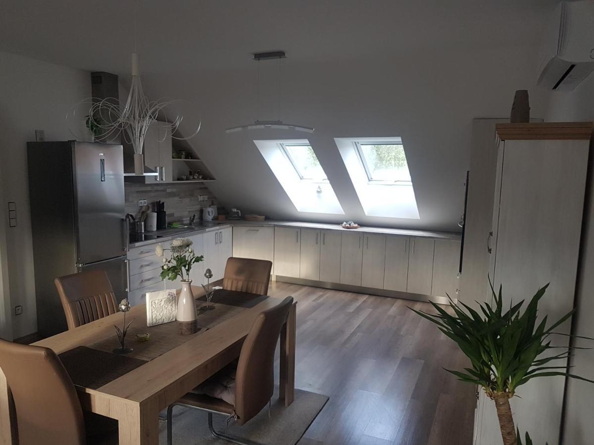 Ubytovani U Spacku Palava Novosedly  Buitenkant foto