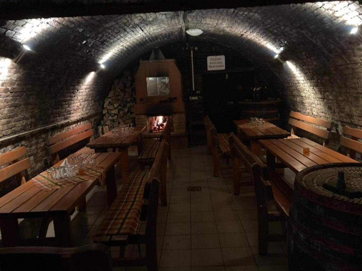 Ubytovani U Spacku Palava Novosedly  Buitenkant foto